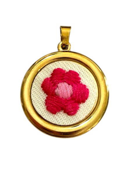 ciondolo ricamato margherita fucsia